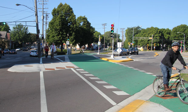 Велопереезд в городе